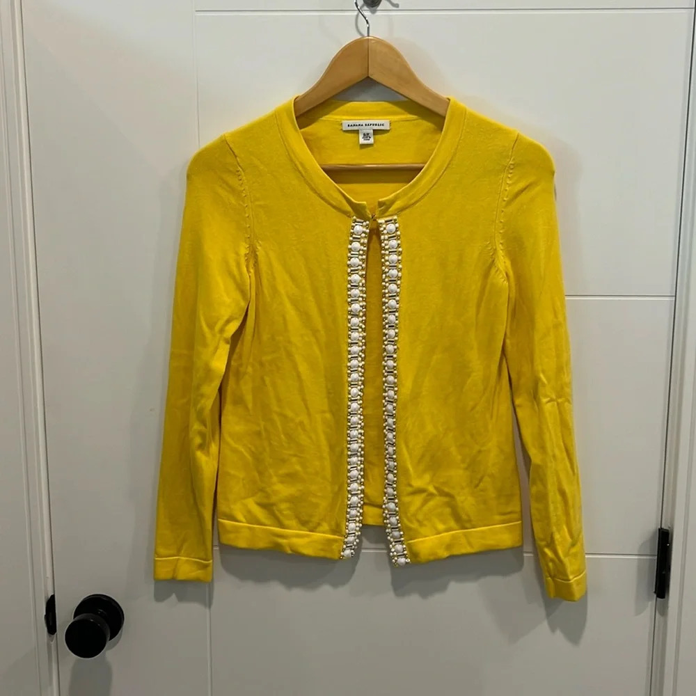🇺🇸 Banana republic yellow beaded cardigan size small